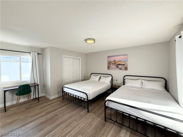 1526 East Twain Avenue, Las Vegas, NV 89169