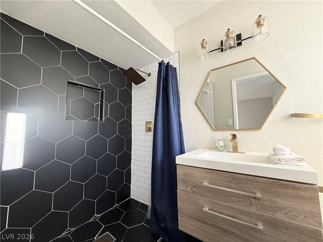 1526 East Twain Avenue, Las Vegas, NV 89169