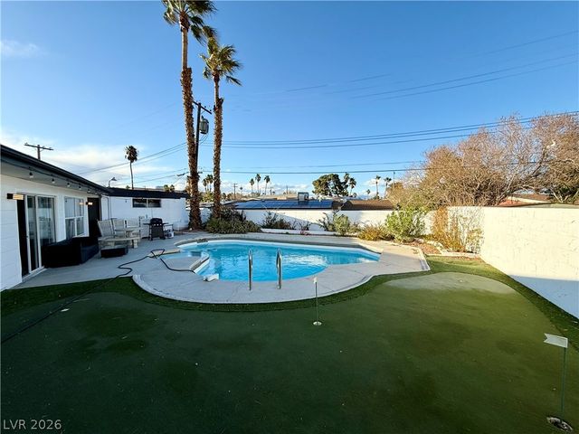 1526 East Twain Avenue, Las Vegas, NV 89169