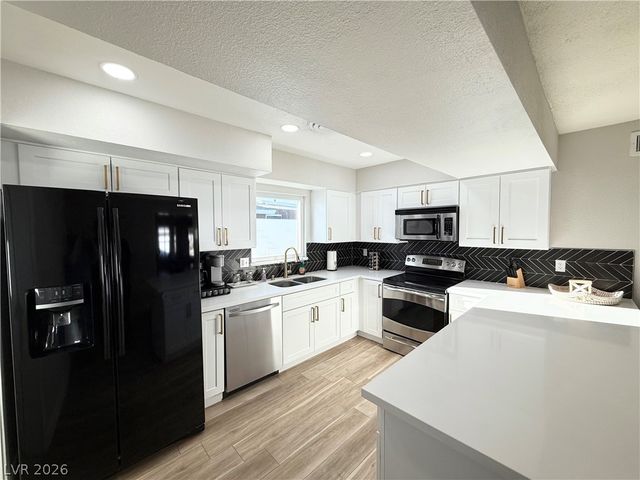 1526 East Twain Avenue, Las Vegas, NV 89169