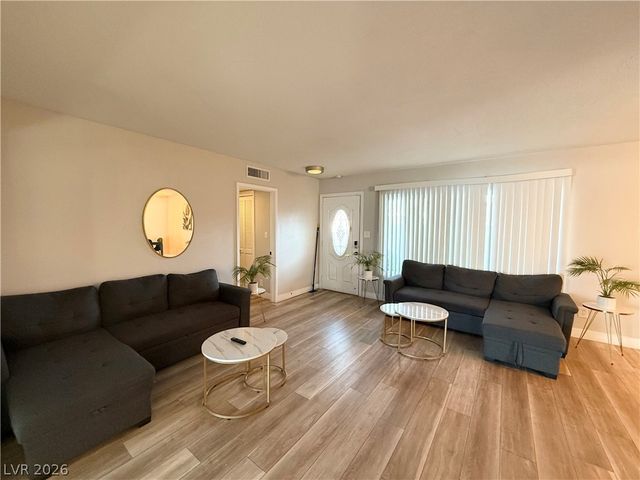 1526 East Twain Avenue, Las Vegas, NV 89169