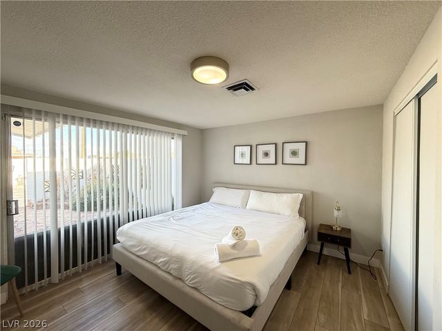 1526 East Twain Avenue, Las Vegas, NV 89169