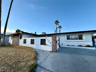 1526 East Twain Avenue, Las Vegas, NV 89169