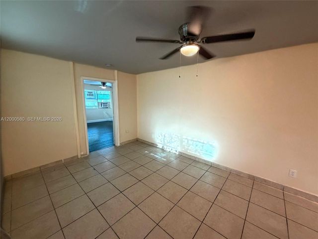 518 NW 10th St 2, Hallandale Beach, FL 33009