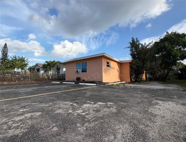 518 NW 10th St 2, Hallandale Beach, FL 33009