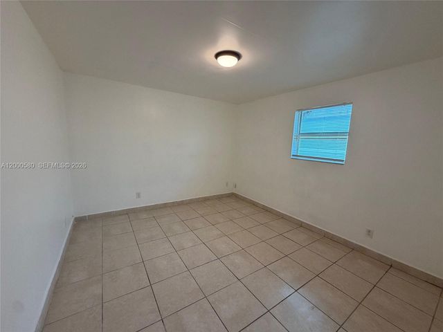 518 NW 10th St 2, Hallandale Beach, FL 33009