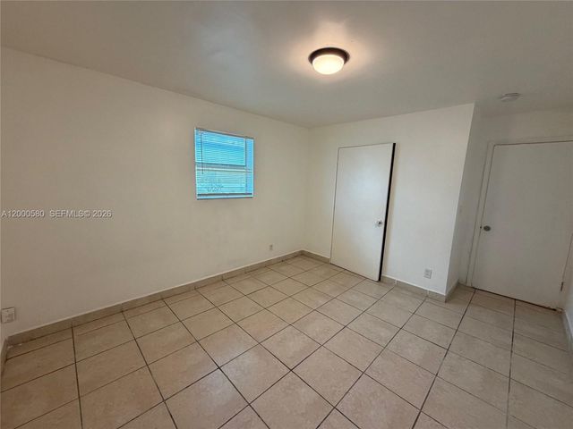 518 NW 10th St 2, Hallandale Beach, FL 33009