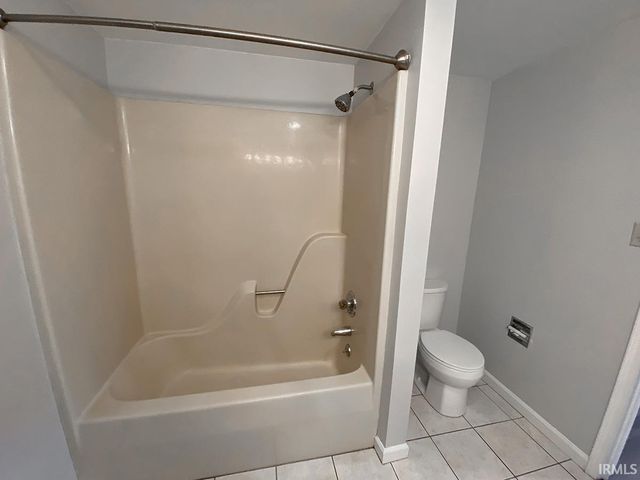 111 E 6th St Apt D, Bloomington, IN 47408