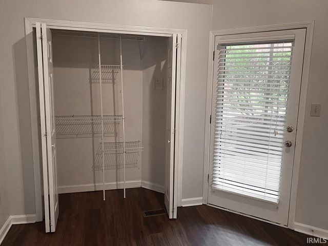 111 E 6th St Apt D, Bloomington, IN 47408