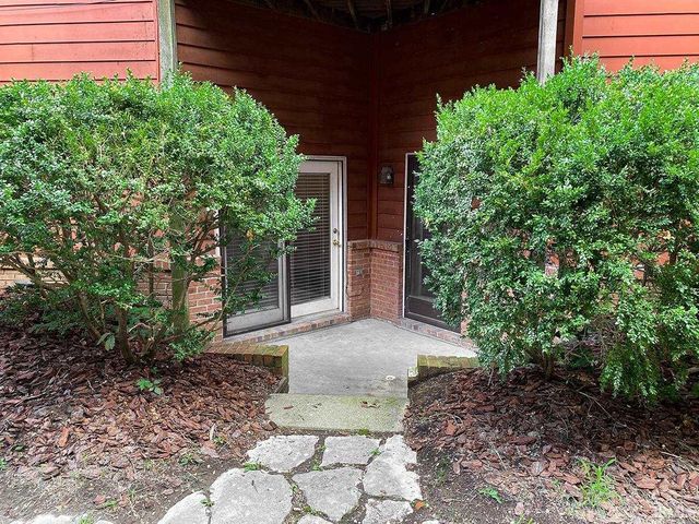 111 E 6th St Apt D, Bloomington, IN 47408
