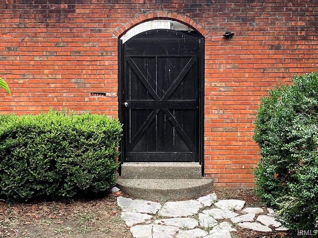 111 E 6th St Apt D, Bloomington, IN 47408