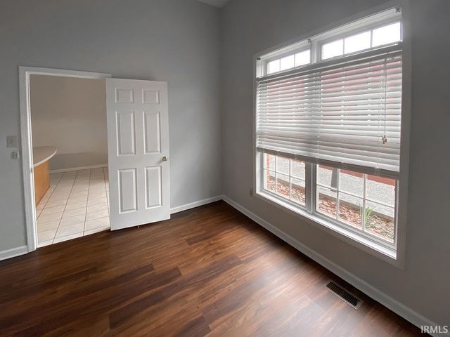 111 E 6th St Apt D, Bloomington, IN 47408