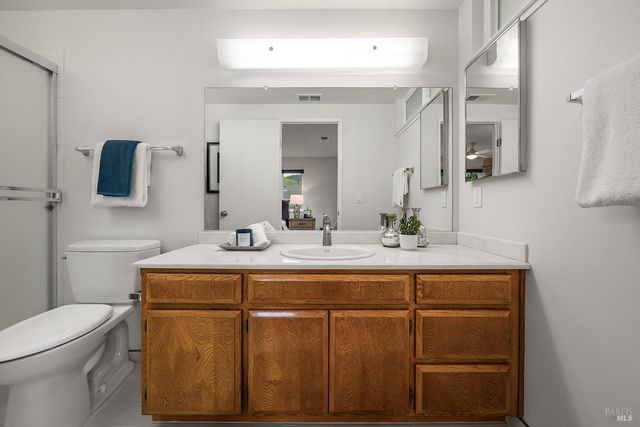 333 Twin Lakes Dr, Santa Rosa, CA 95409