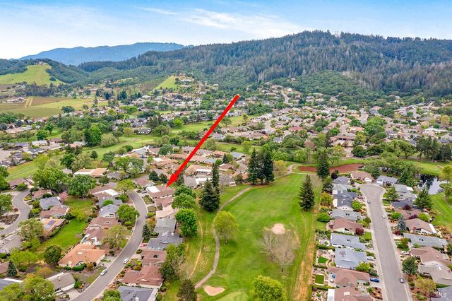 333 Twin Lakes Dr, Santa Rosa, CA 95409