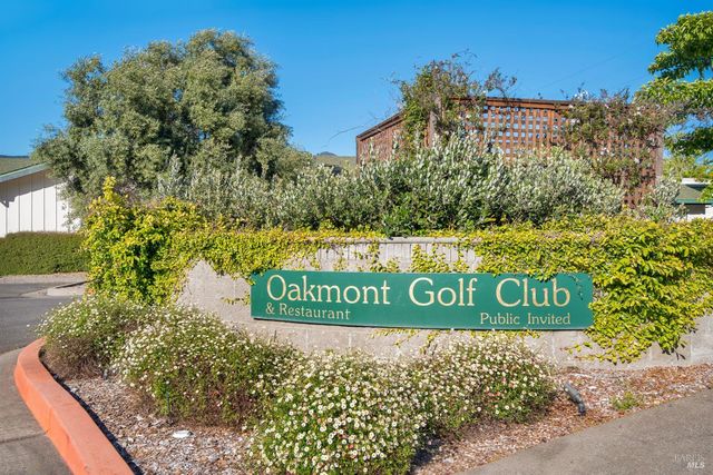 333 Twin Lakes Dr, Santa Rosa, CA 95409