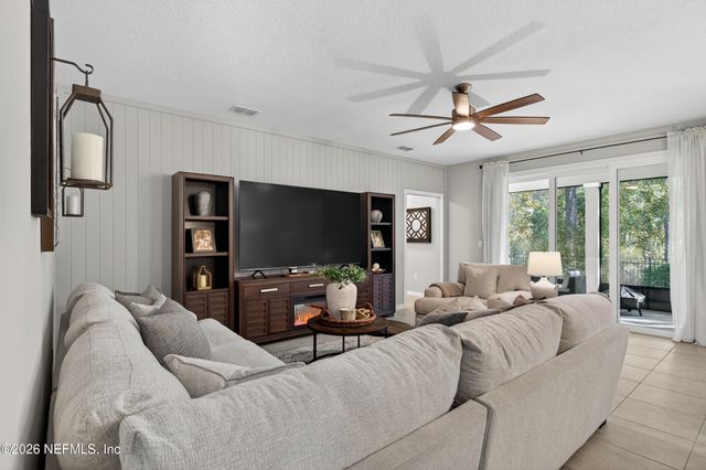 688 SYCAMORE Way, Orange Park, FL 32073