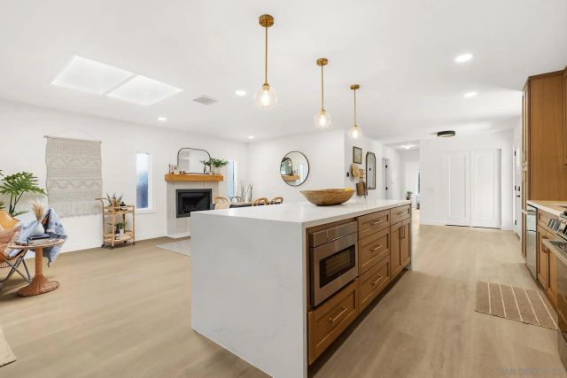 11911 Lomica, San Diego, CA 92128