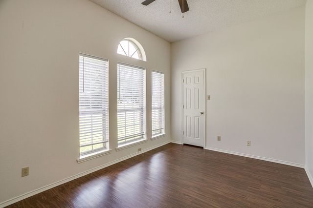 1204 Dogwood Drive, Benbrook, TX 76126