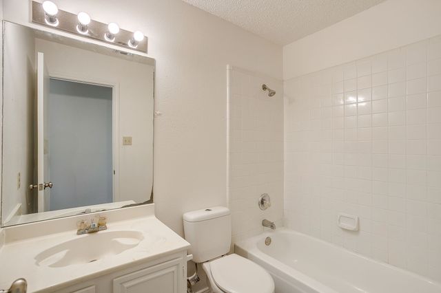 1204 Dogwood Drive, Benbrook, TX 76126