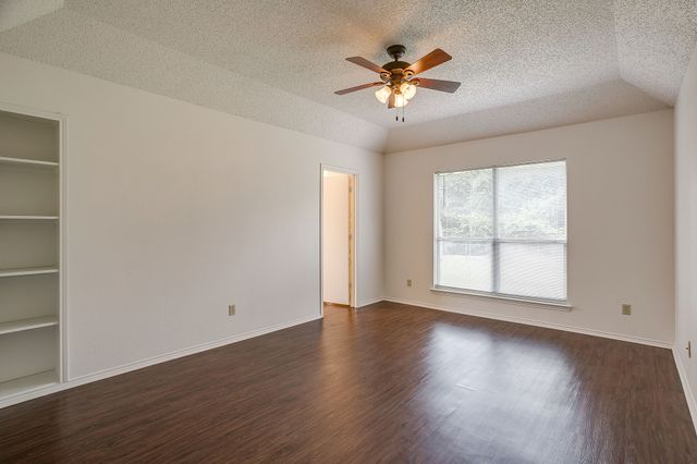 1204 Dogwood Drive, Benbrook, TX 76126
