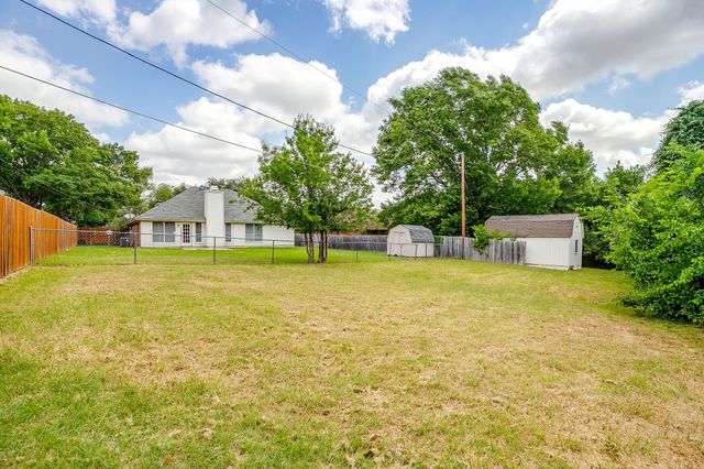 1204 Dogwood Drive, Benbrook, TX 76126