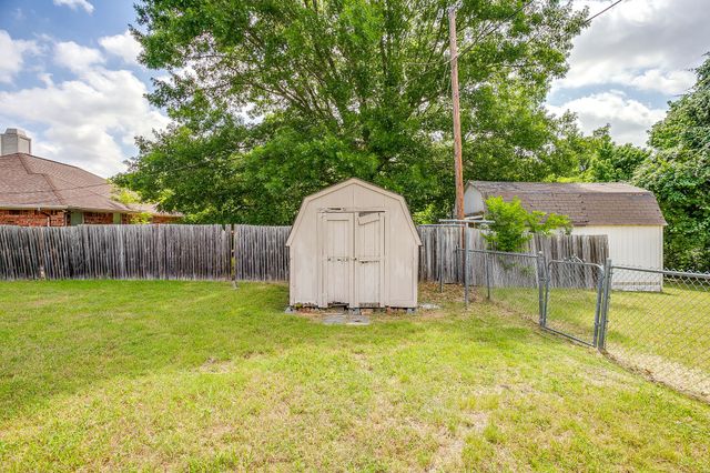 1204 Dogwood Drive, Benbrook, TX 76126