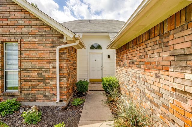1204 Dogwood Drive, Benbrook, TX 76126