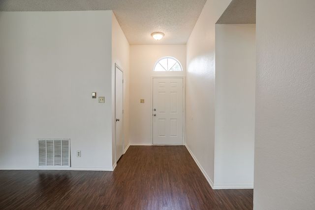 1204 Dogwood Drive, Benbrook, TX 76126