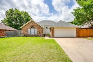 1204 Dogwood Drive, Benbrook, TX 76126