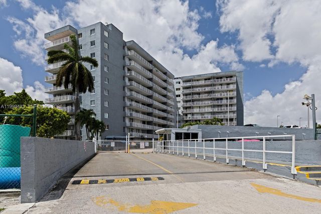 1800 NW 24th Ave 220, Miami, FL 33125