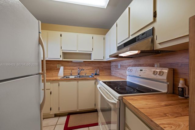 1800 NW 24th Ave 220, Miami, FL 33125