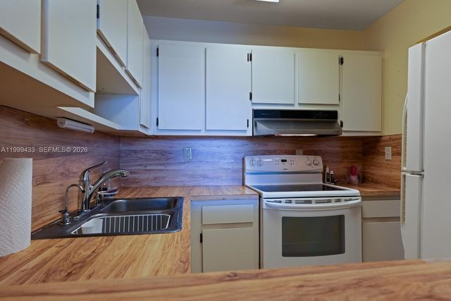 1800 NW 24th Ave 220, Miami, FL 33125