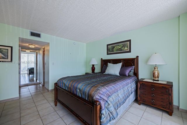 1800 NW 24th Ave 220, Miami, FL 33125