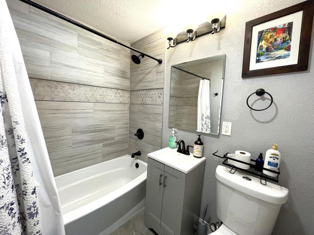 1301 E Seeley STREET, Milwaukee, WI 53207