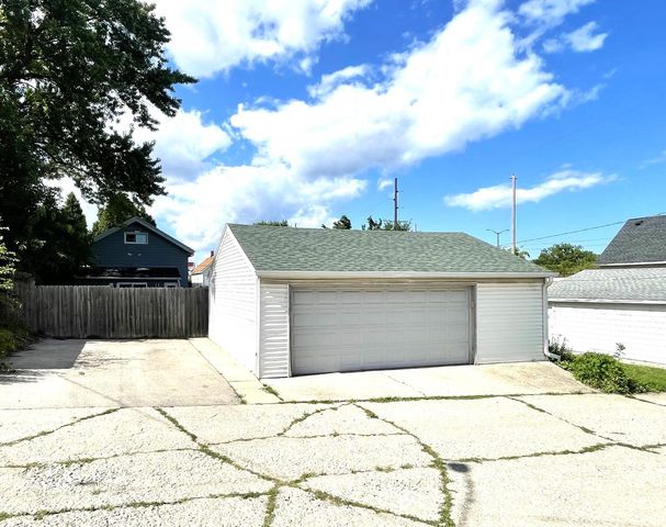 1301 E Seeley STREET, Milwaukee, WI 53207