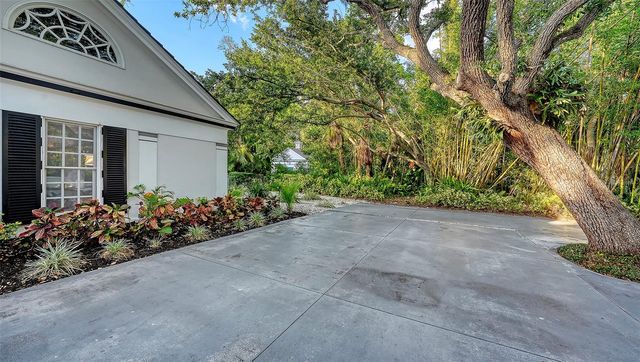 75 OSPREY POINT DRIVE, Osprey, FL 34229