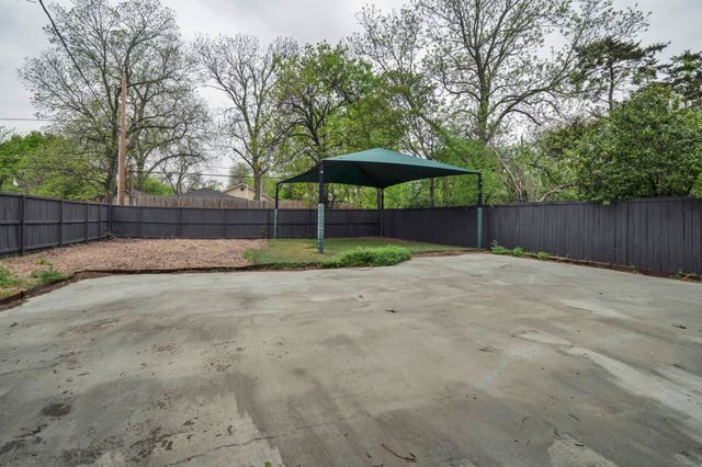 3023 Arizona Avenue, Dallas, TX 75216