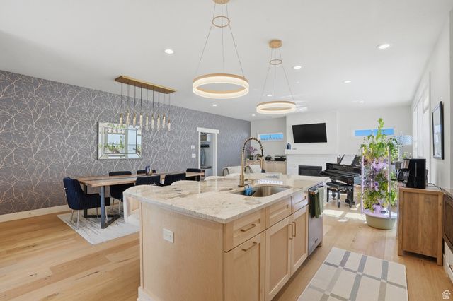 3905 S HOLLADAY CT, Holladay, UT 84124