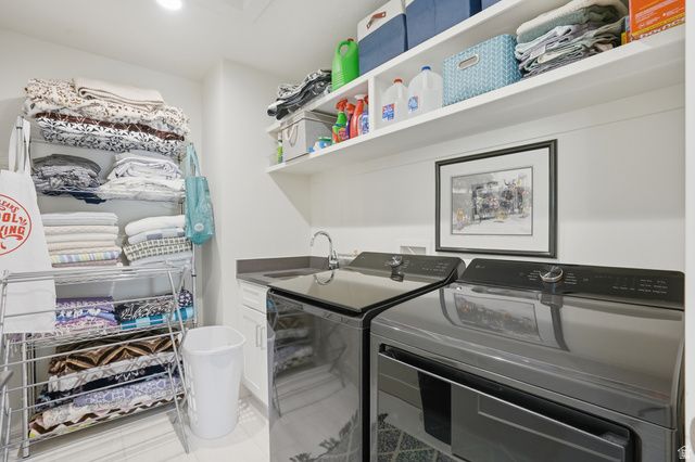 3905 S HOLLADAY CT, Holladay, UT 84124