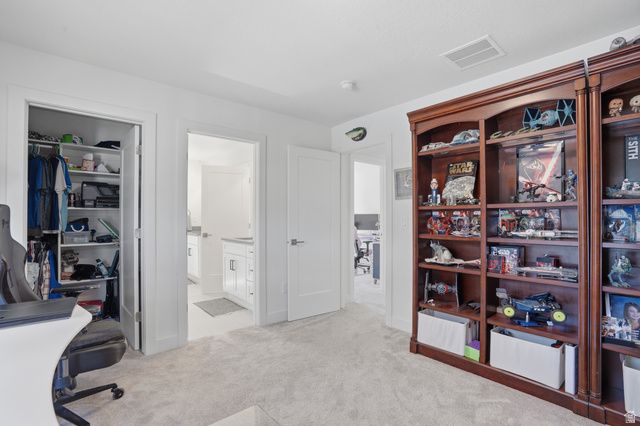 3905 S HOLLADAY CT, Holladay, UT 84124