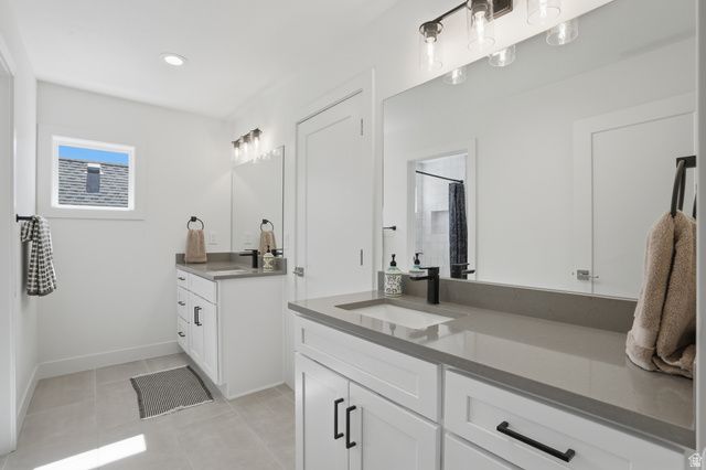 3905 S HOLLADAY CT, Holladay, UT 84124