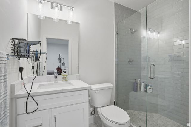 3905 S HOLLADAY CT, Holladay, UT 84124