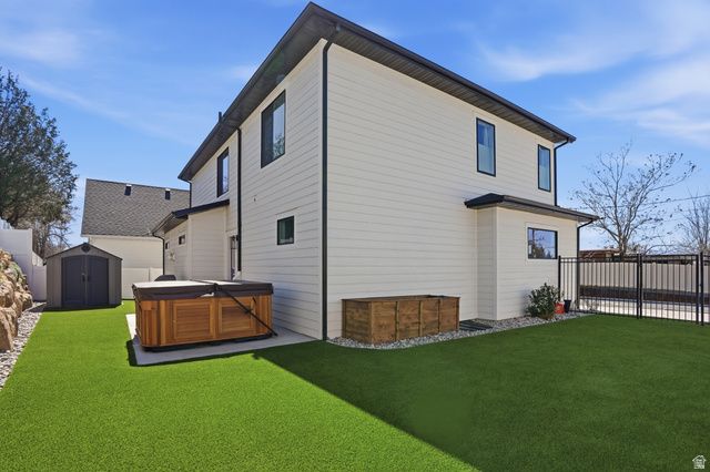 3905 S HOLLADAY CT, Holladay, UT 84124