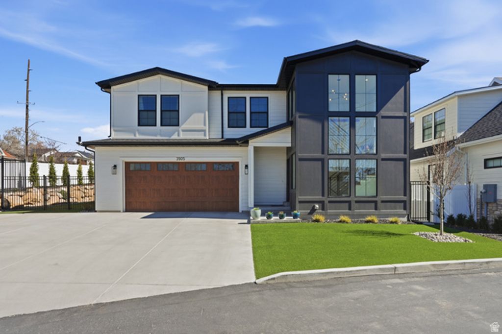 3905 S HOLLADAY CT, Holladay, UT 84124