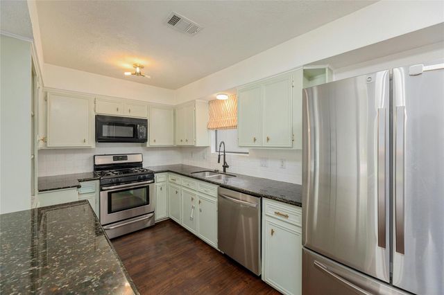 801 E 3rd ST, Georgetown, TX 78626