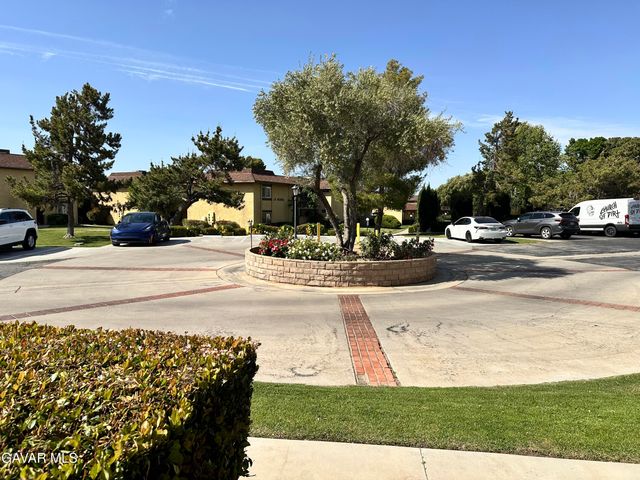 1537 W Avenue L Unit 4, Lancaster, CA 93534