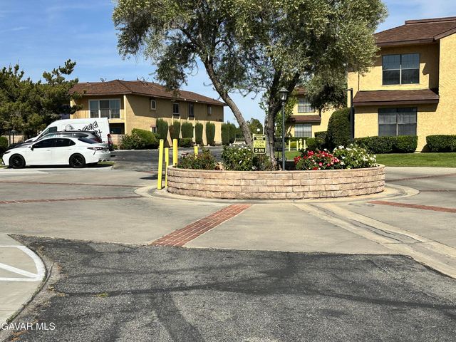 1537 W Avenue L Unit 4, Lancaster, CA 93534