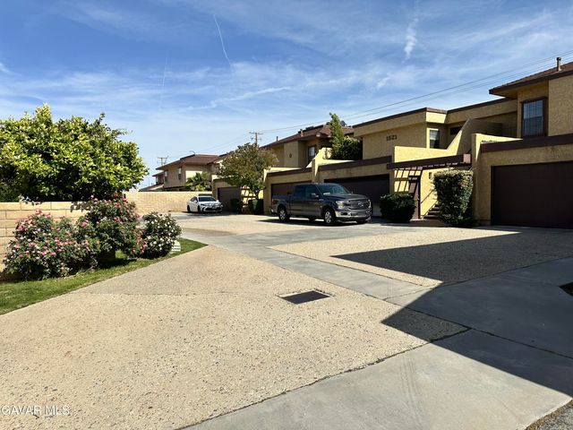 1537 W Avenue L Unit 4, Lancaster, CA 93534