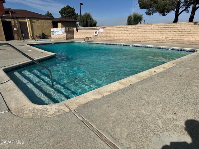 1537 W Avenue L Unit 4, Lancaster, CA 93534