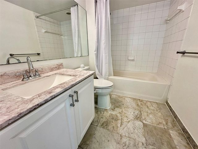 1155 Brickell Bay Dr 905, Miami, FL 33131